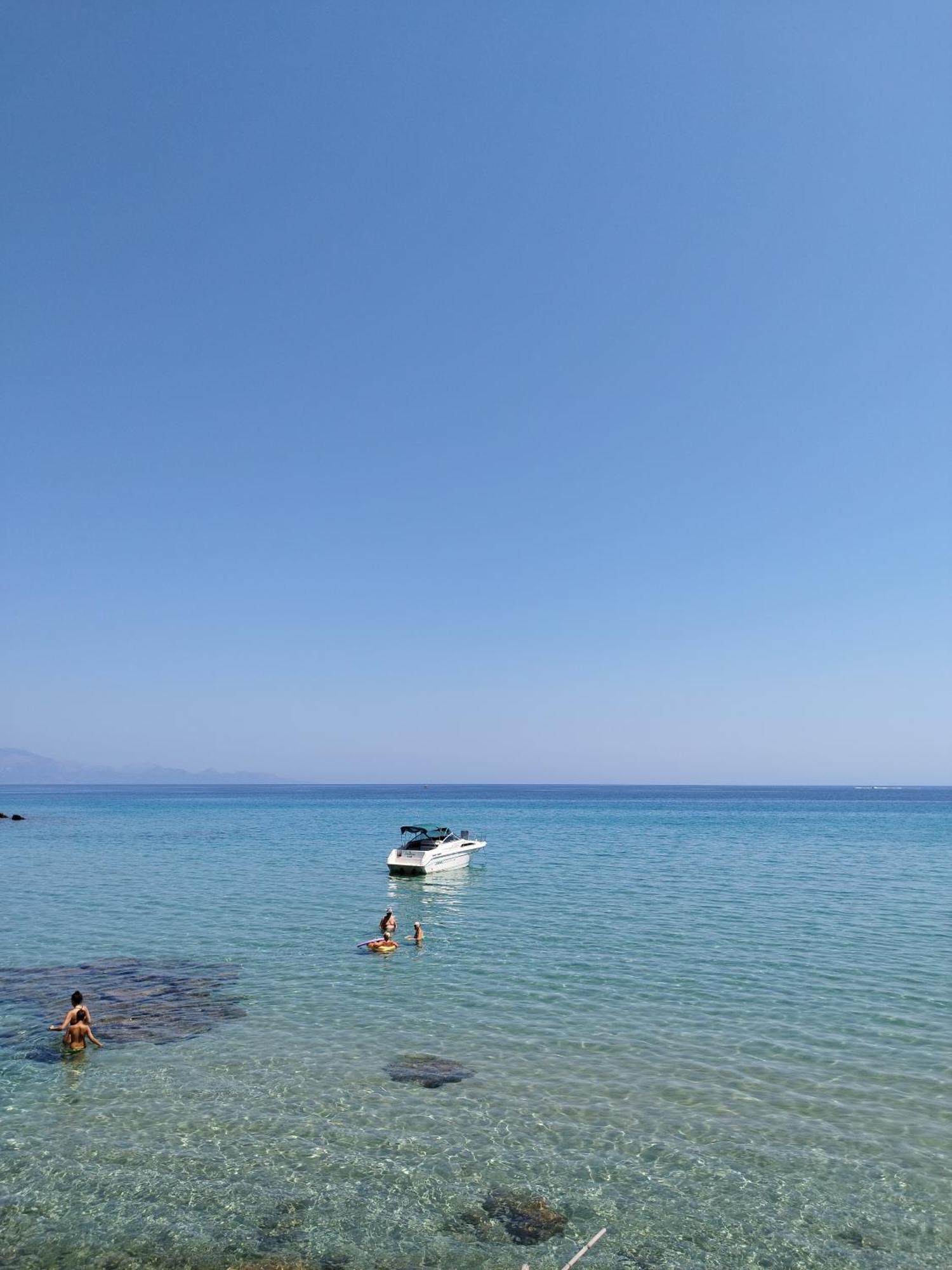 Villa Agia Aikaterini Amoudi Exterior foto